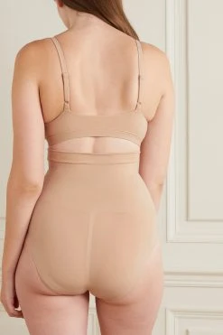 SKIMS Seamless Sculpt Sculpting Mid Waist Brief – Clay – Höschen ,Beige -Skims Verkaufsgeschäft w920 q60 1070