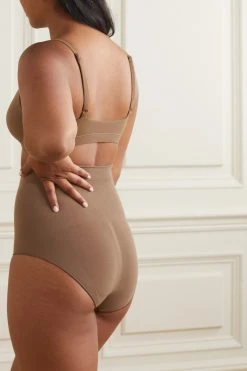 SKIMS Fits Everybody Triangle Bralette – Oxide – Triangel-BH ,Neutral 7 SKIMS Fits Everybody Triangle Bralette – Oxide – Triangel-BH ,Neutral -Skims Verkaufsgeschäft w920 q60 1112