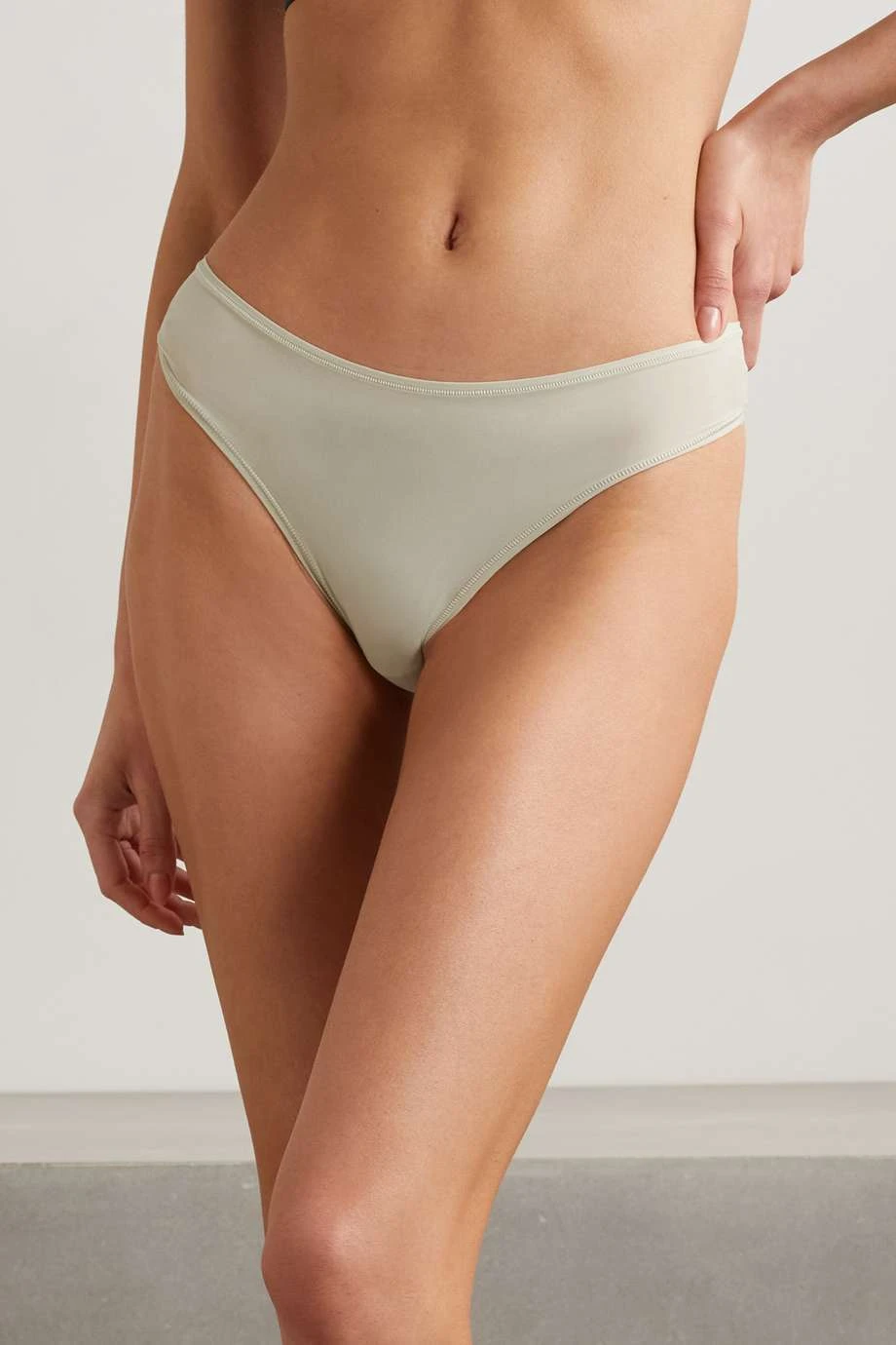 SKIMS Fits Everybody Thongs – Kyanite Palette – Set Aus Fünf Strings ,Blau 5 SKIMS Fits Everybody Thongs – Kyanite Palette – Set Aus Fünf Strings ,Blau – Bild 5