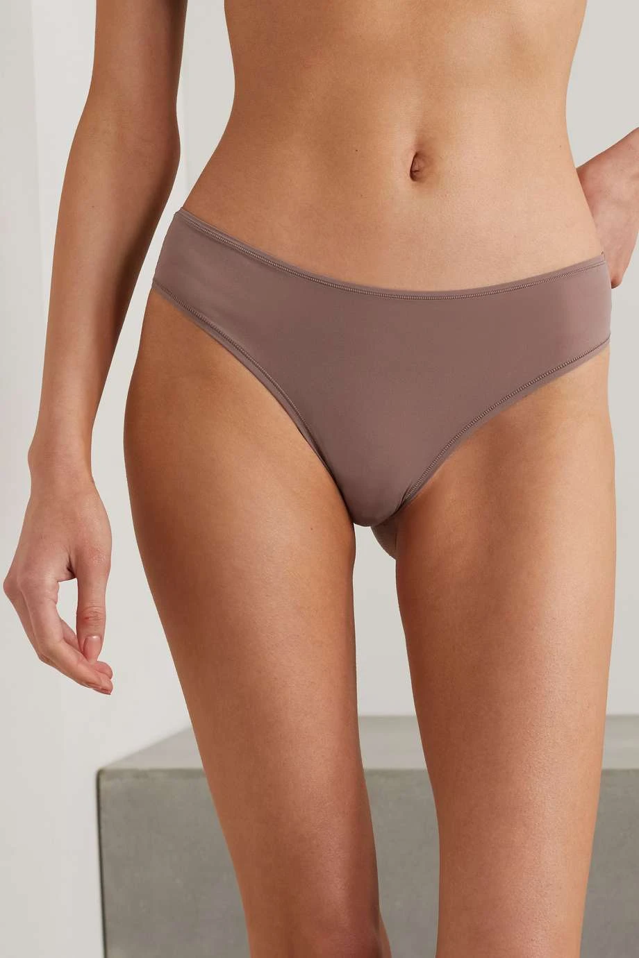 SKIMS Fits Everybody Thongs – Kyanite Palette – Set Aus Fünf Strings ,Blau 8 SKIMS Fits Everybody Thongs – Kyanite Palette – Set Aus Fünf Strings ,Blau – Bild 8