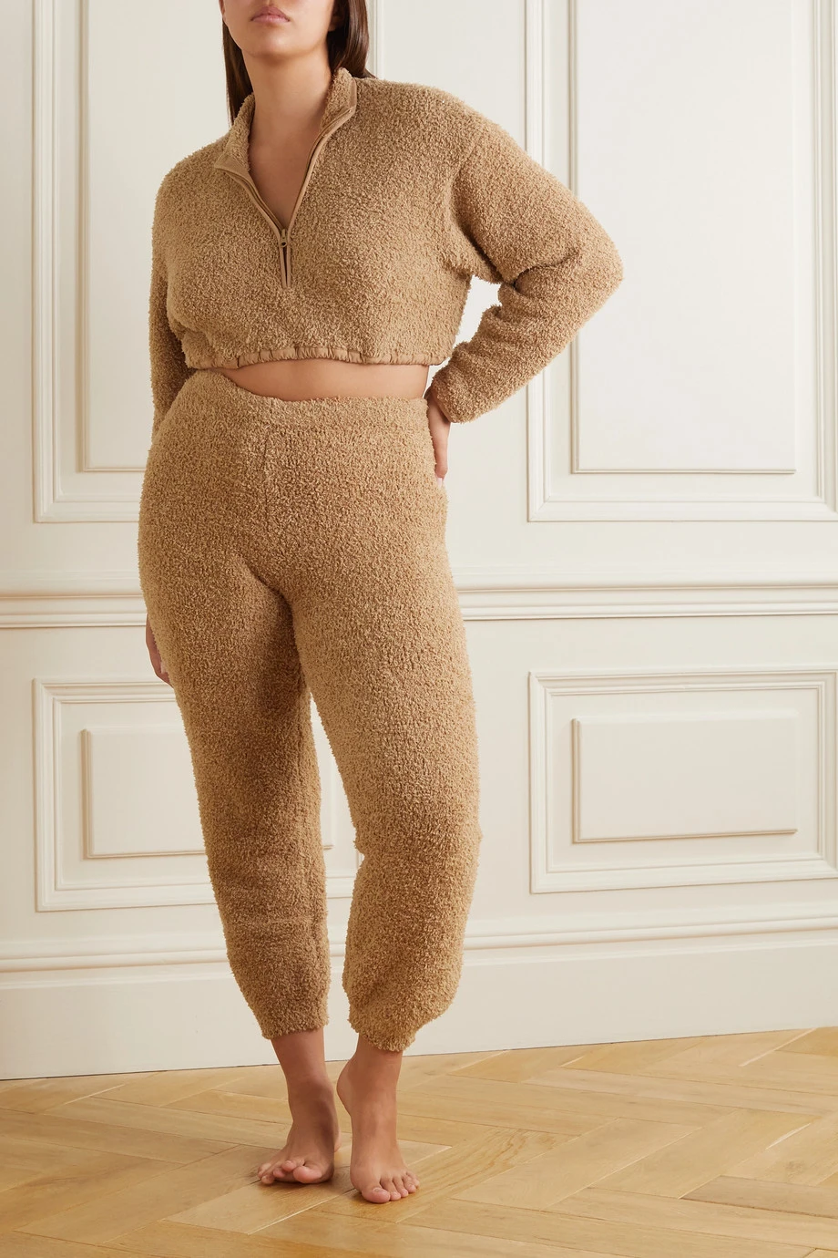 SKIMS Cozy Knit Jogger – Camel – Jogginghose Aus Bouclé 5 SKIMS Cozy Knit Jogger – Camel – Jogginghose Aus Bouclé – Bild 5