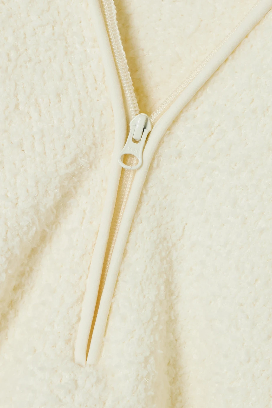 SKIMS Cozy Knit Pullover – Bone – Verkürzter Pullover Aus Bouclé ,Weiß 4 SKIMS Cozy Knit Pullover – Bone – Verkürzter Pullover Aus Bouclé ,Weiß – Bild 4