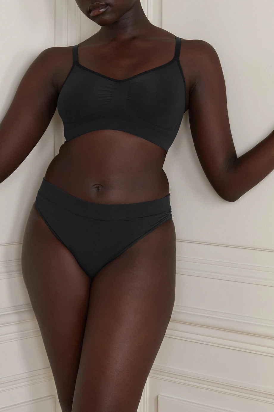 SKIMS Cotton Jersey Cheeky Tanga – Soot – Höschen Aus Stretch-Baumwoll-Jersey ,Schwarz 5 SKIMS Cotton Jersey Cheeky Tanga – Soot – Höschen Aus Stretch-Baumwoll-Jersey ,Schwarz – Bild 5