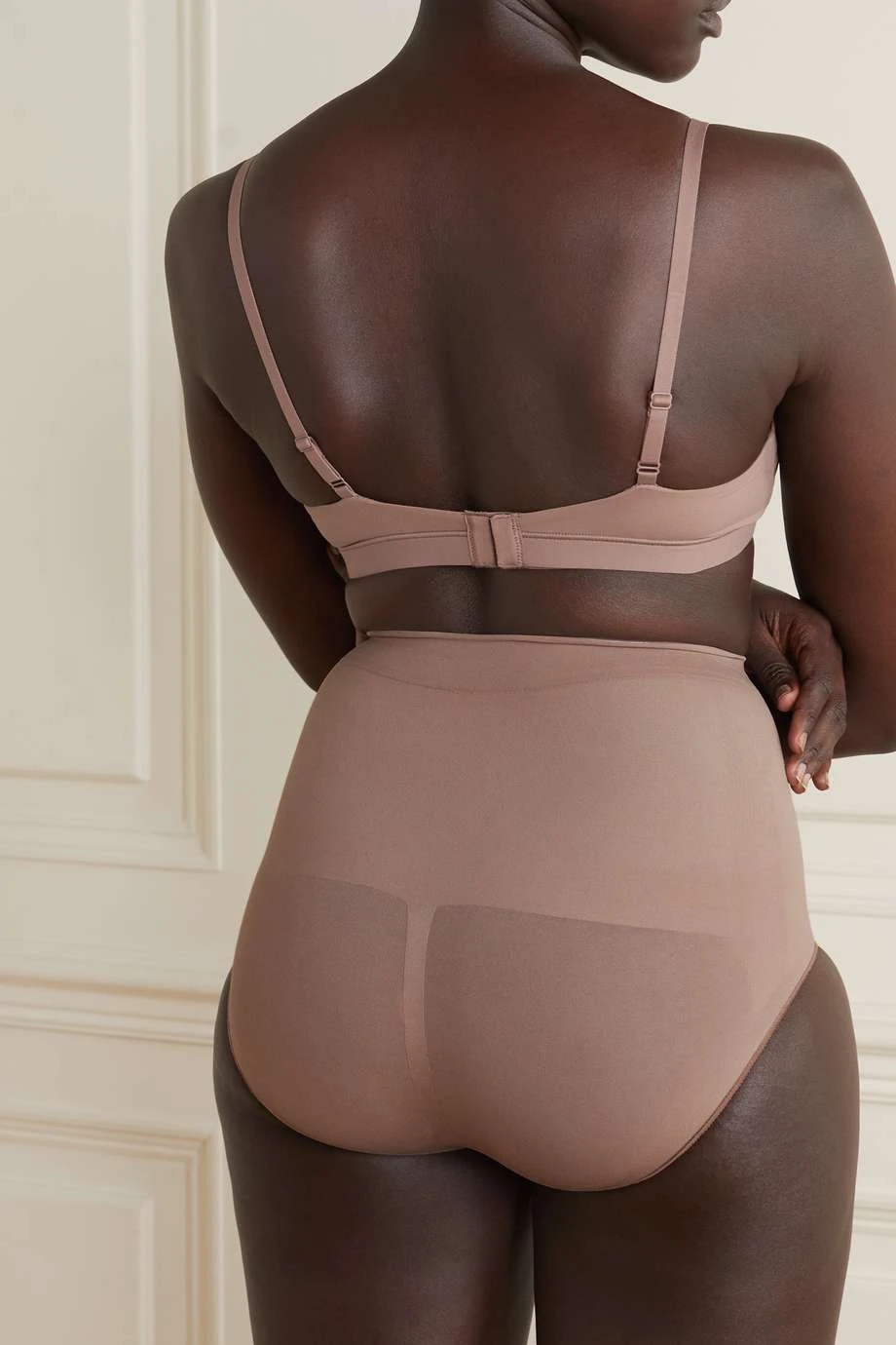 SKIMS Fits Everybody Crossover Bralette – Umber – Soft-BH ,Braun 3 SKIMS Fits Everybody Crossover Bralette – Umber – Soft-BH ,Braun – Bild 3