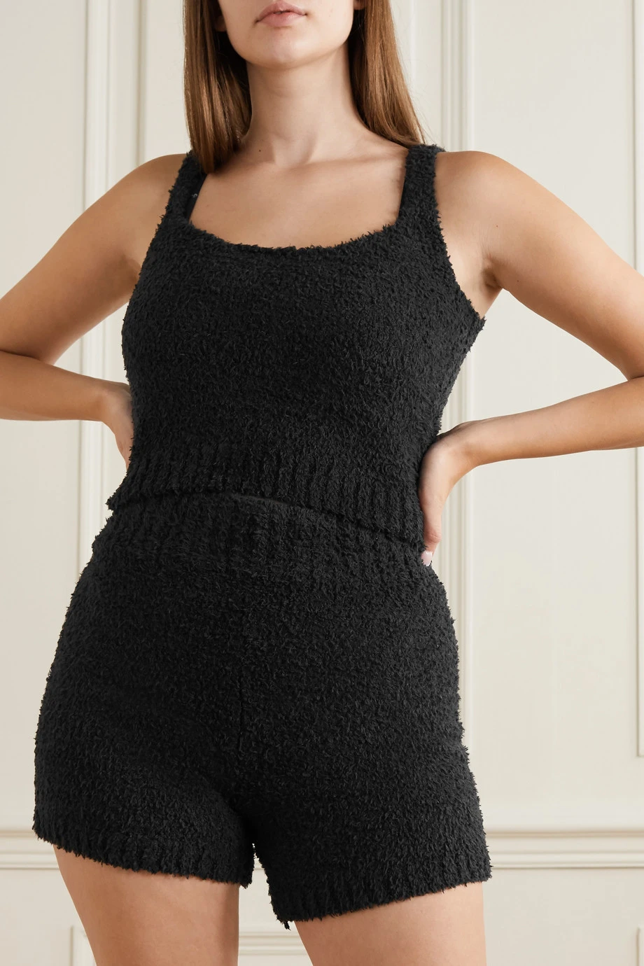 SKIMS Cozy Knit Tank – Onyx – Tanktop Aus Bouclé ,Schwarz 2 SKIMS Cozy Knit Tank – Onyx – Tanktop Aus Bouclé ,Schwarz – Bild 2